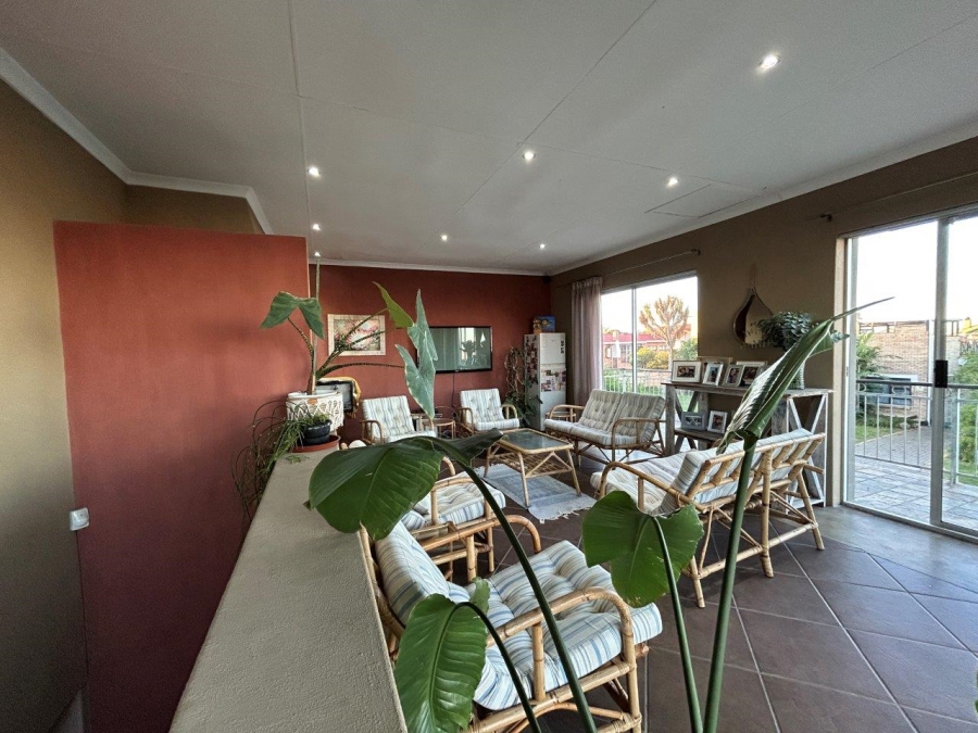 4 Bedroom Property for Sale in Noorsekloof Eastern Cape